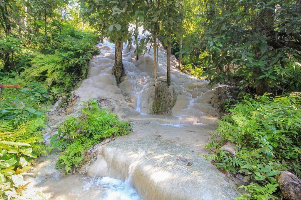 Sticky-Waterfall-Bua-Thong