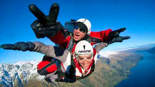Tandem skydiving adventure exposed to brilliant views of the city
