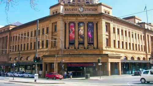 Exciting highlights of Adelaide & Hahndorf Town Tour covering natural and mordern day sites of the city
