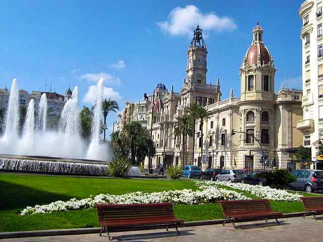 Visit Modernisme Plaza of the City Hall of Valencia