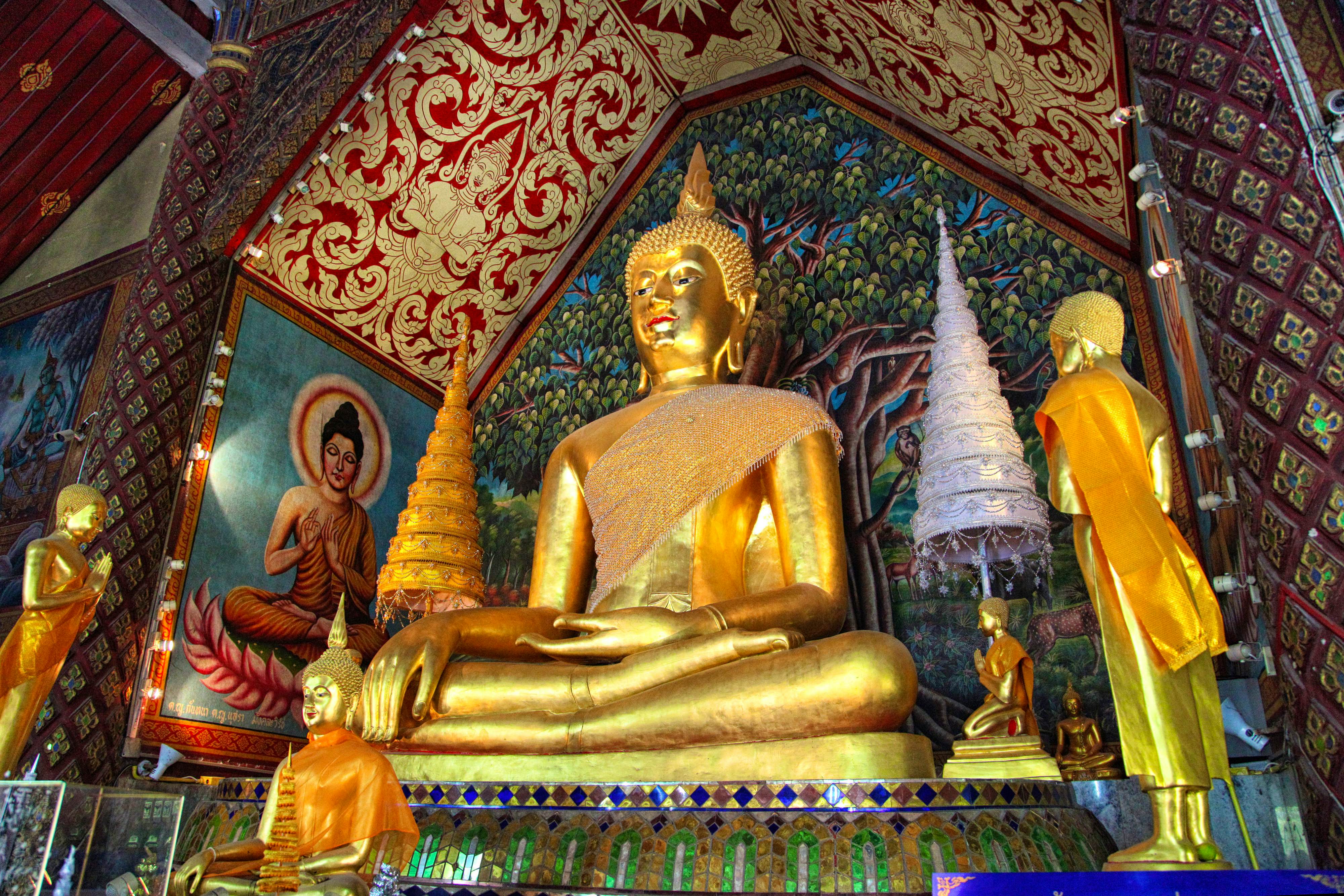 Traditional timeout at Wat Suan Dok