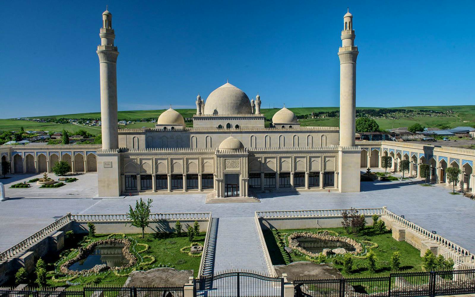 Shamakhi City Tour with Private Transfers Excluding Entrance Tickets