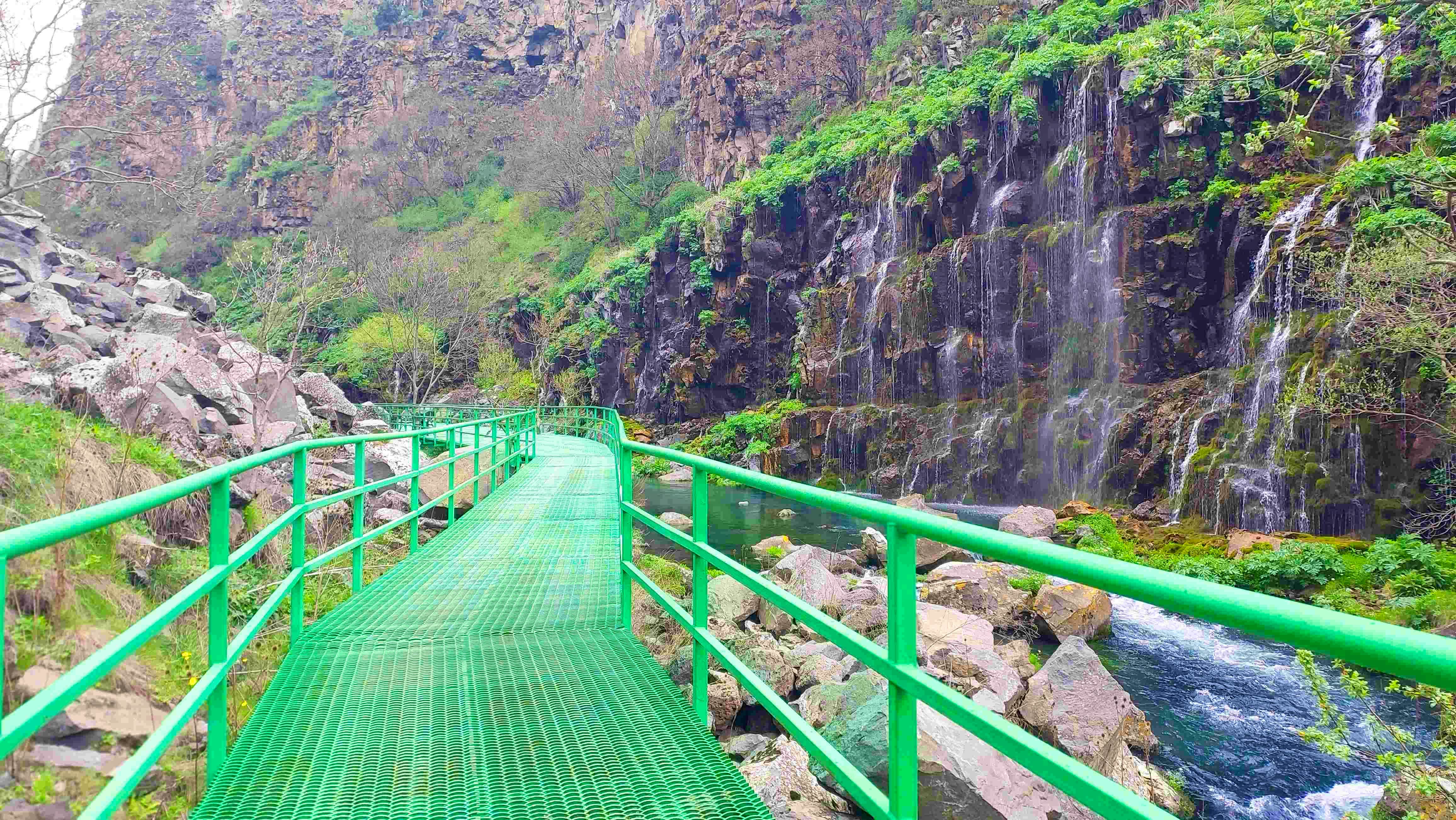 Full Day Trip to Dashbashi Canyon and Diamond Bridge With Private Transfers