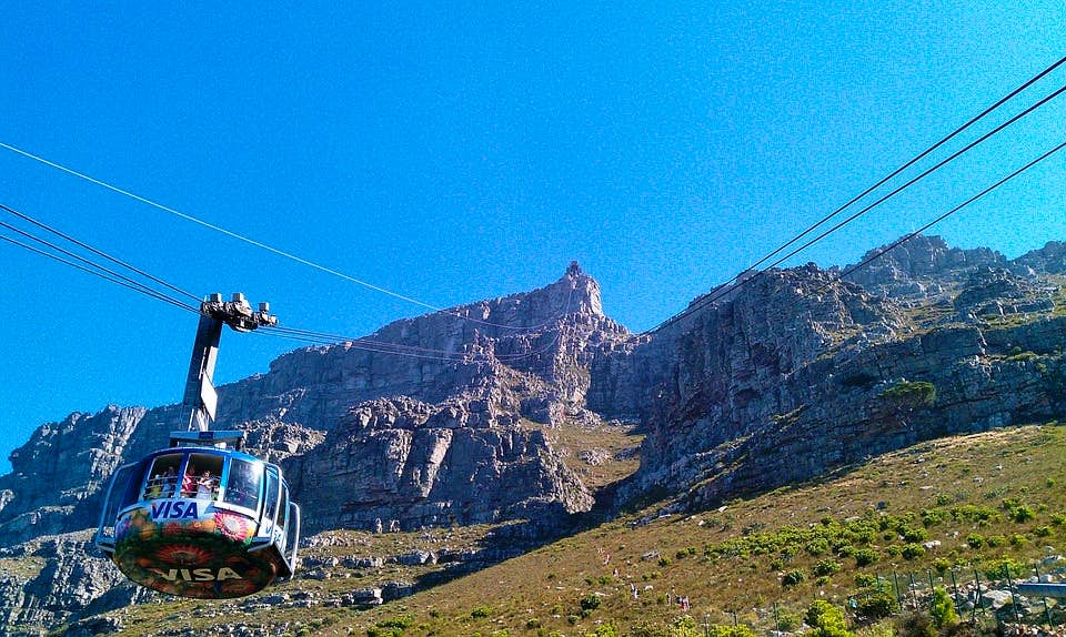 Exposure to spectacular views via Table mountain Cable car