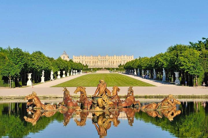 Versailles Palace Skip the Line Audio Guided Tour & Access to Queen's Hamlet