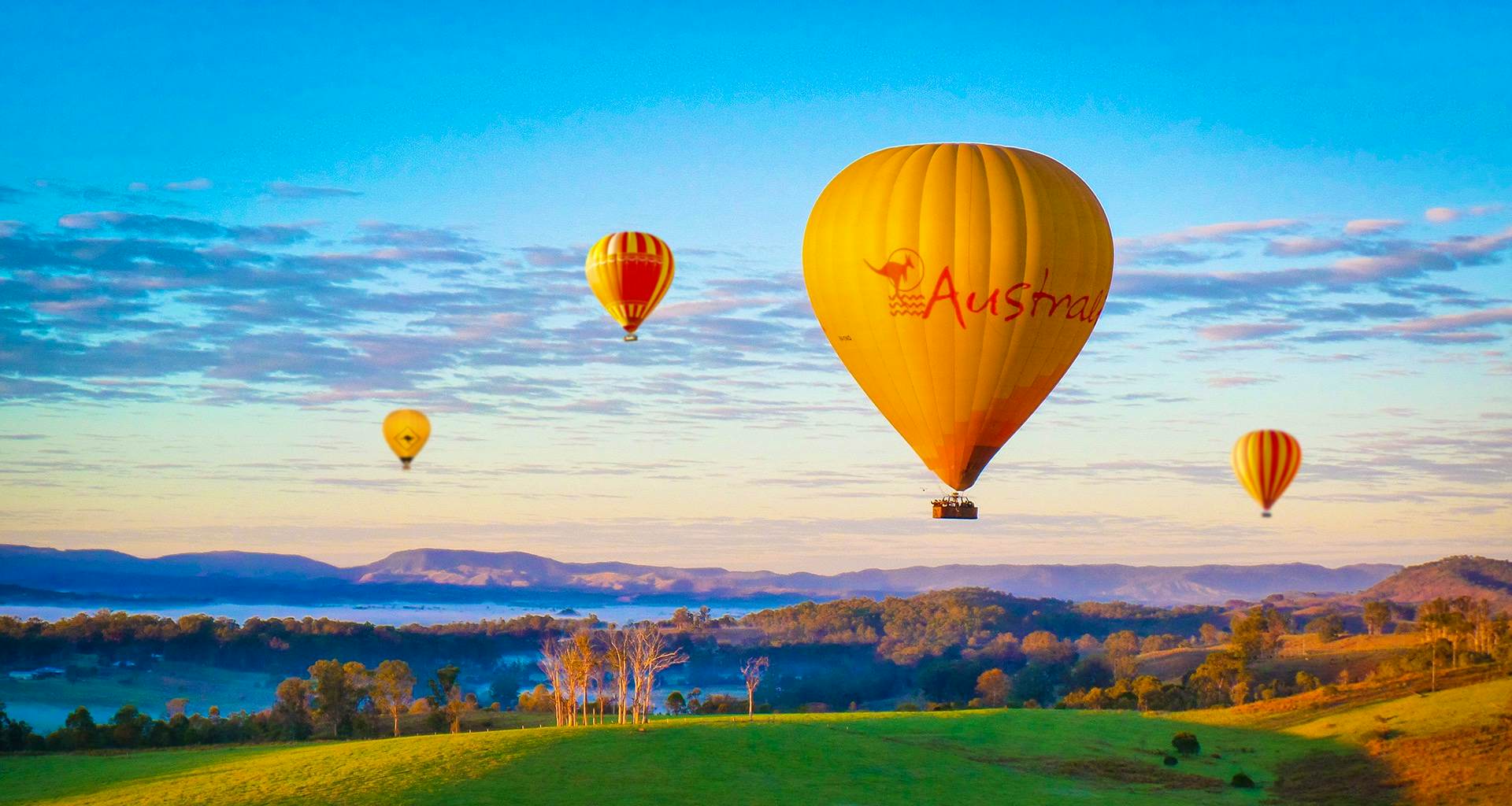 Hot air balloon with SIC coach 