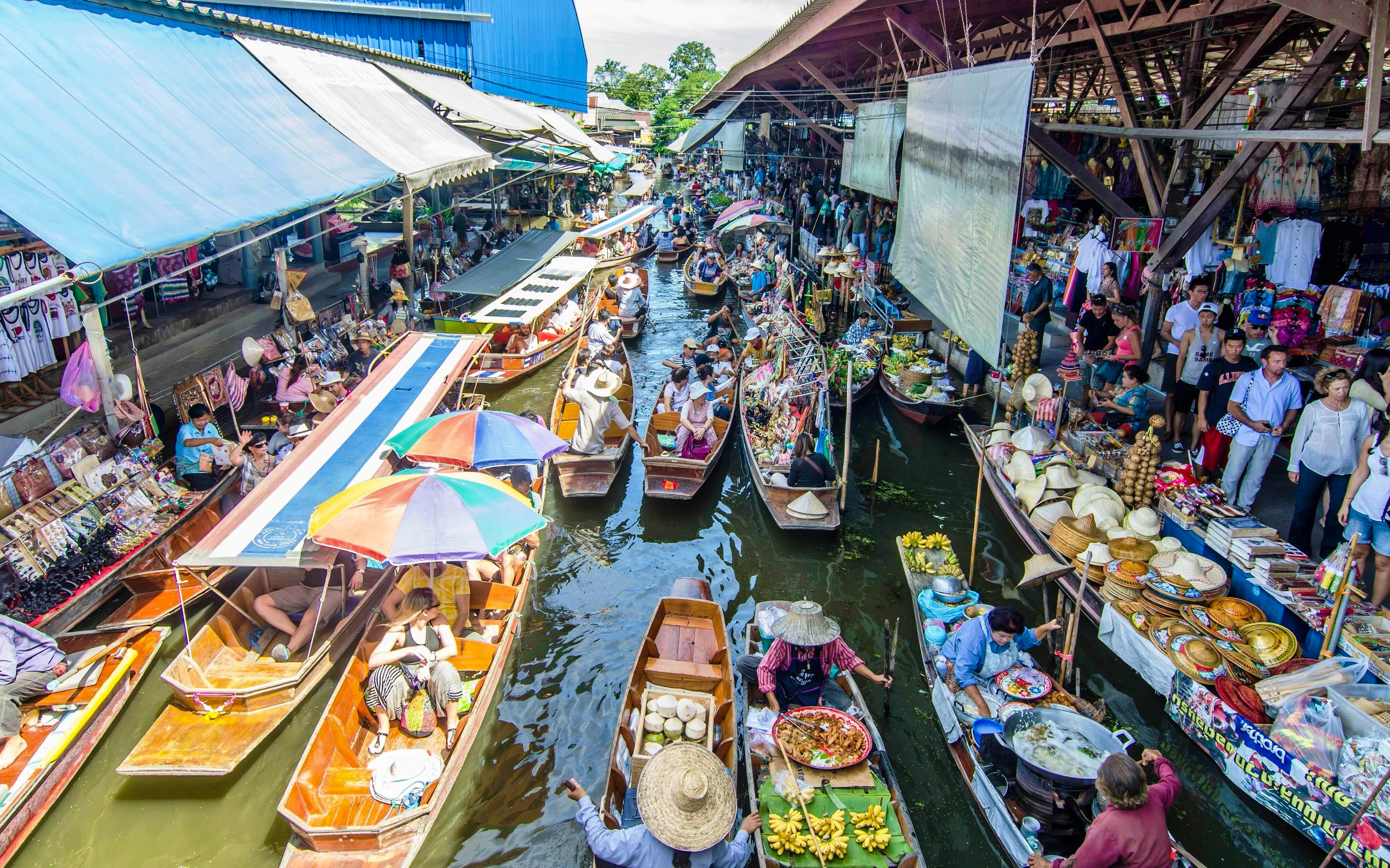 Bangkok-Damnern Saduak Floating Market With Rowing Boat & Train Market With Shared Transfers