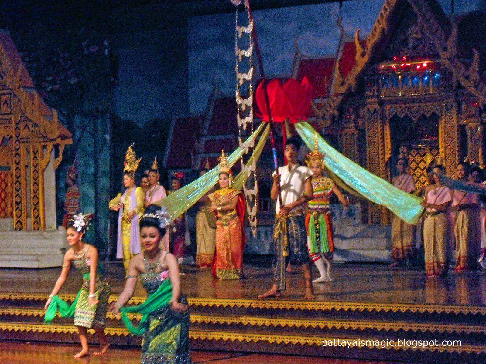 Pattaya-Nong Nooch Show with Shared Transfers