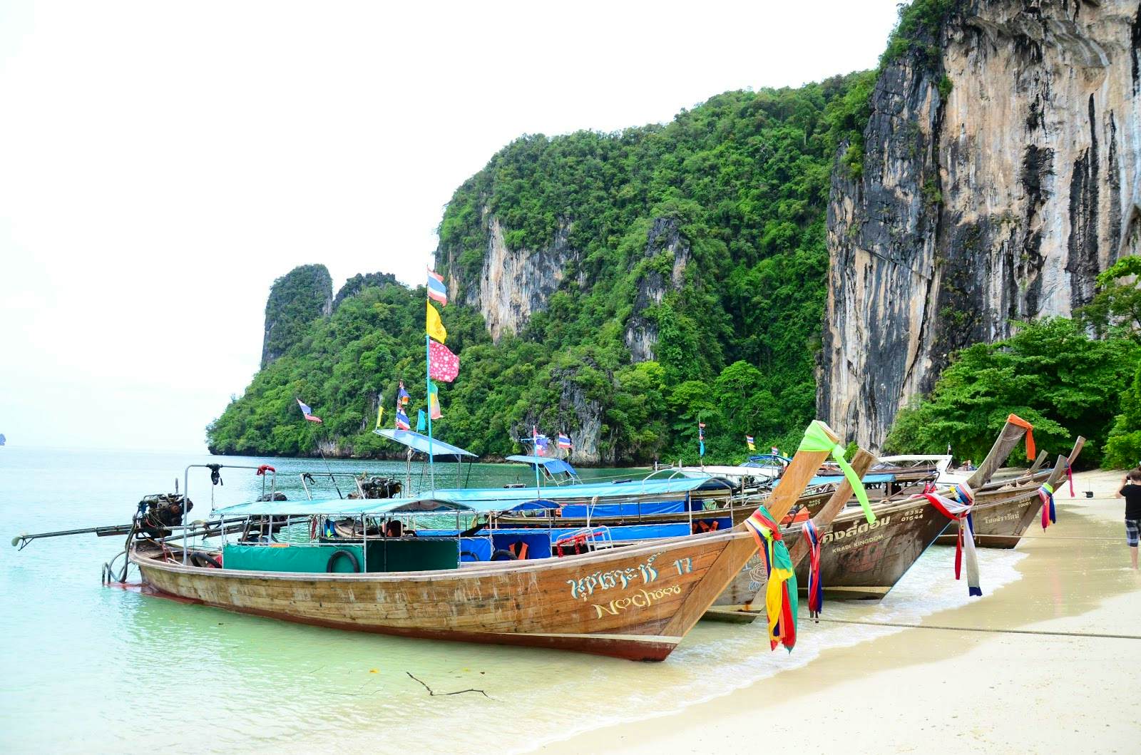 Krabi-Hong Island Tour By Long Tail Boat With Lunch With Shared Transfers Excluding Island Fee