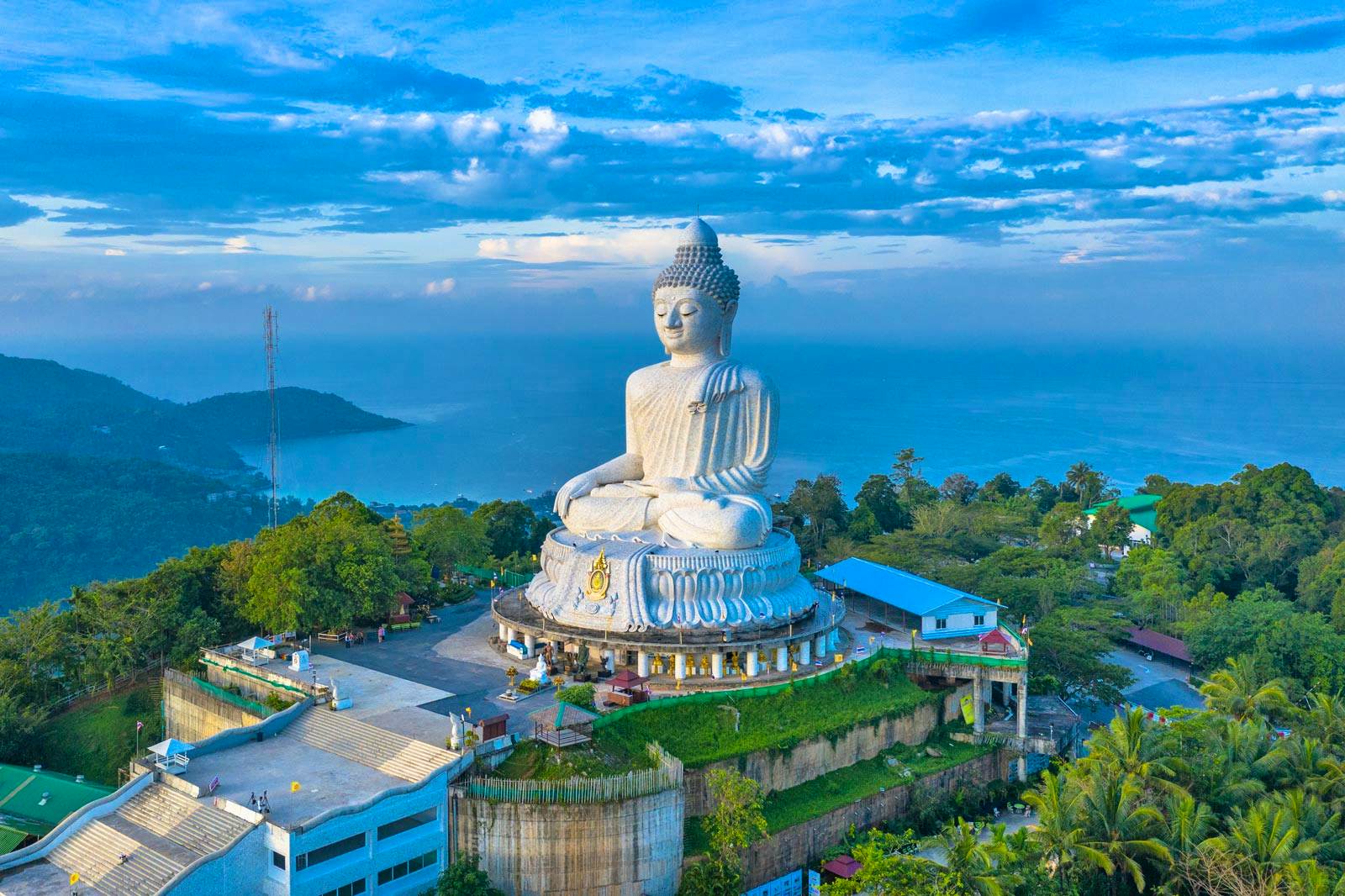 Phuket-Combo 6 - Tiger Park, Dolphins Bay with Regular Seat, Big Buddha with Shared Transfers