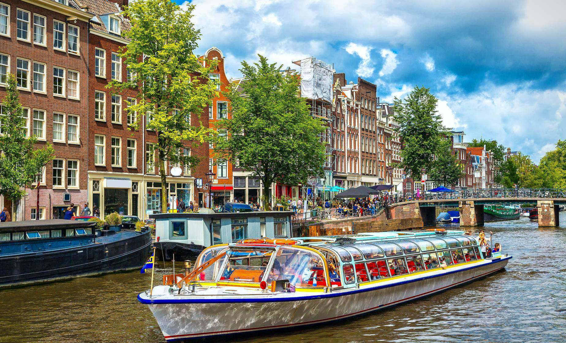 Enroute Frankfurt - Explore Amsterdam with Canal Cruise