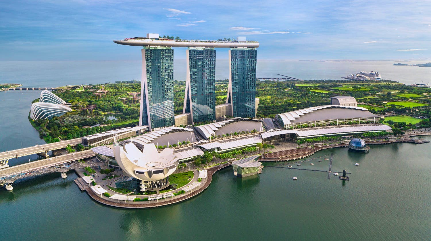 Sky High & Floral Wonders: Explore Marina Bay Sands & Gardens by the Bay