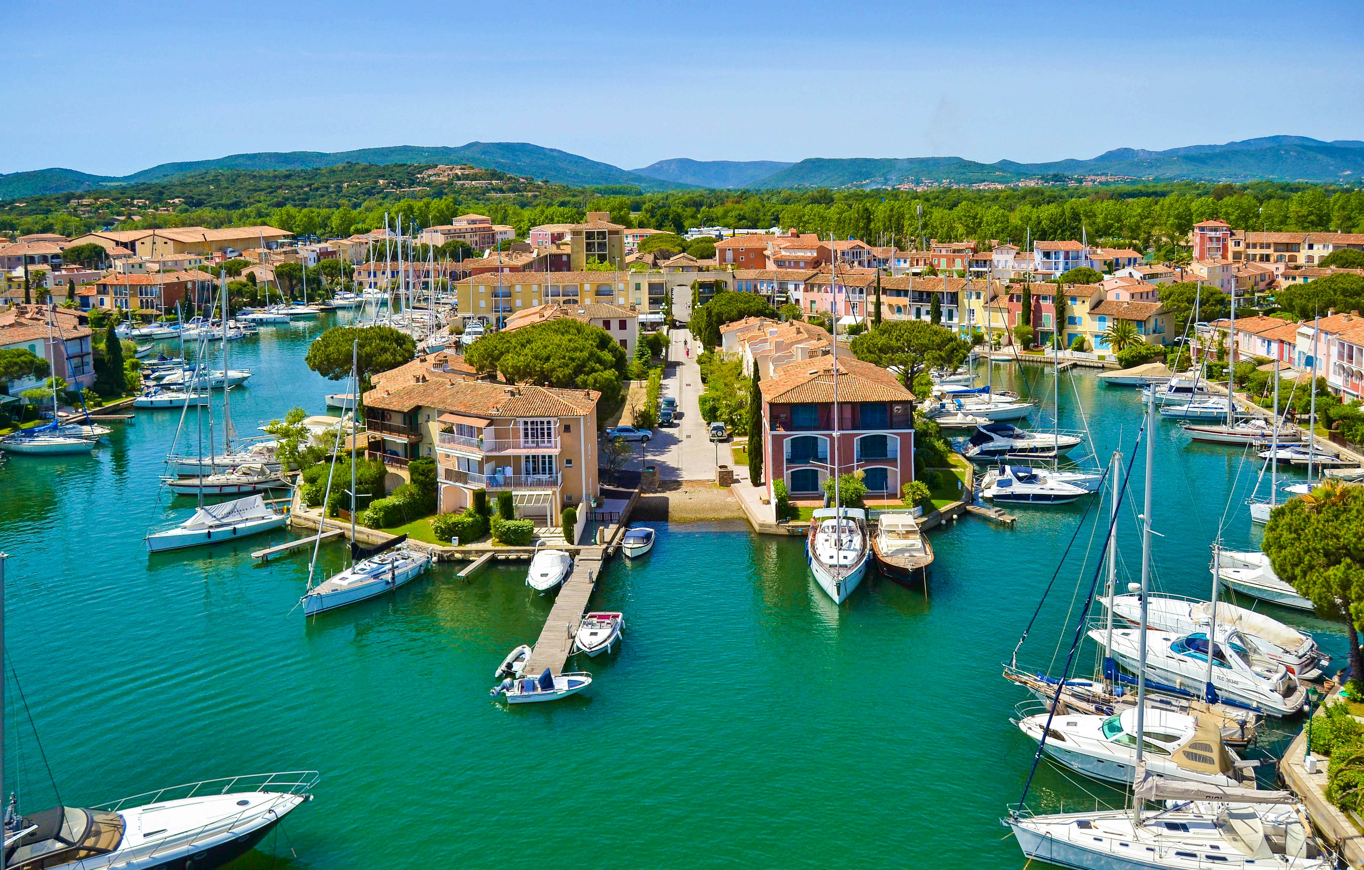 Saint-Tropez & Port Grimaud Day Trip with Optional Boat Cruise from Nice