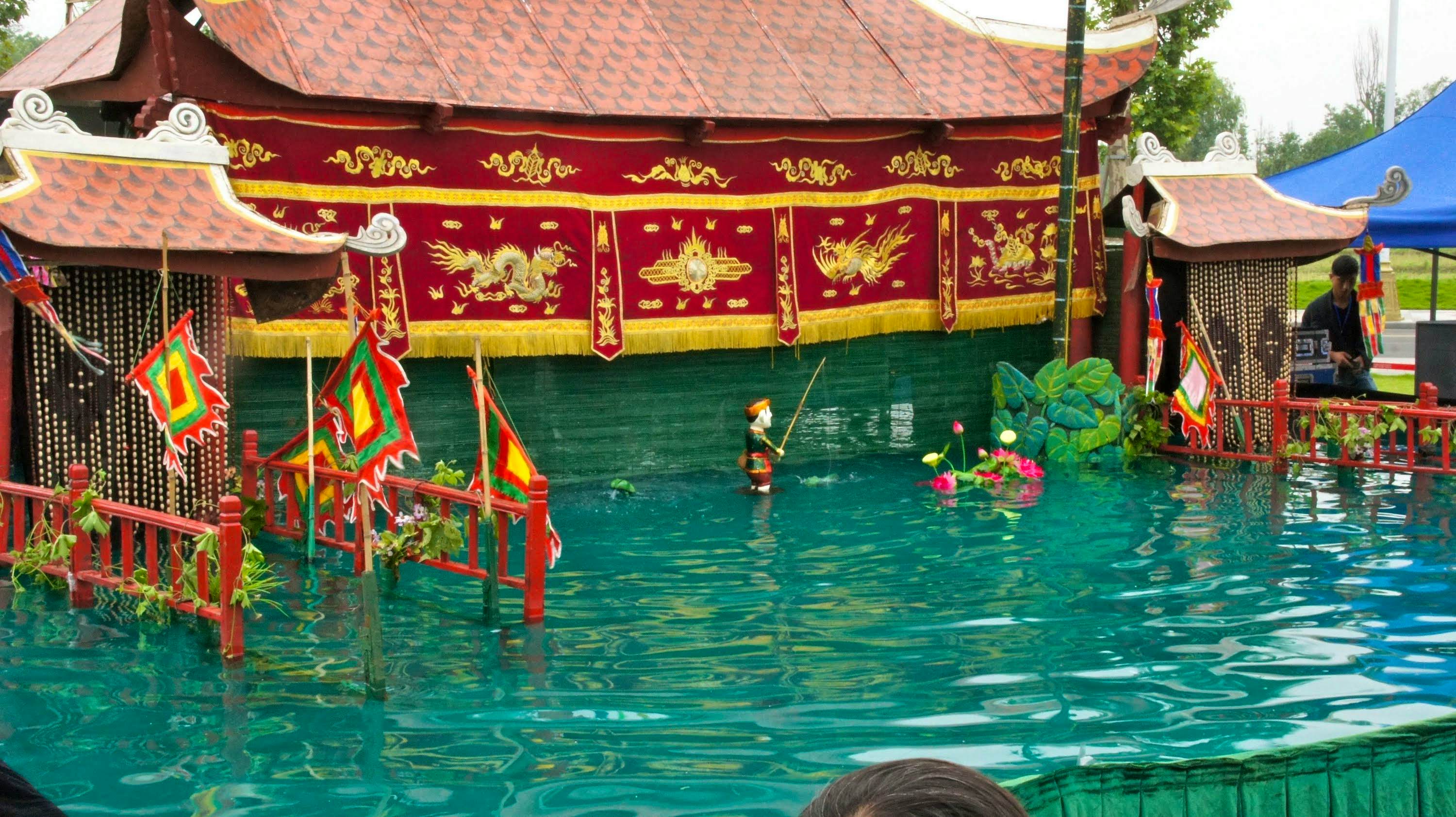 Hanoi Water Puppet Show and Transfer Round Trip With Private Transfers