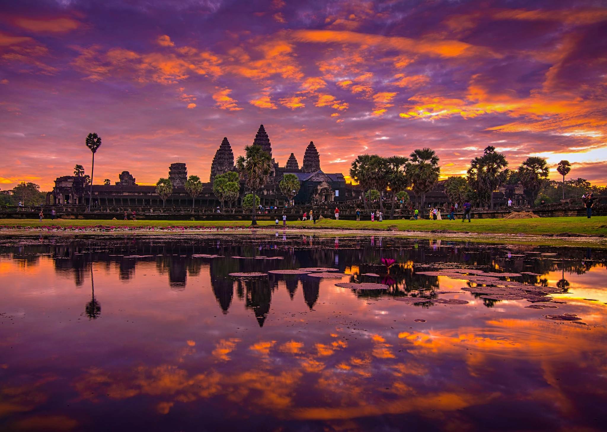 Full-Day Angkor Wat Sunrise Private Tour with Guide