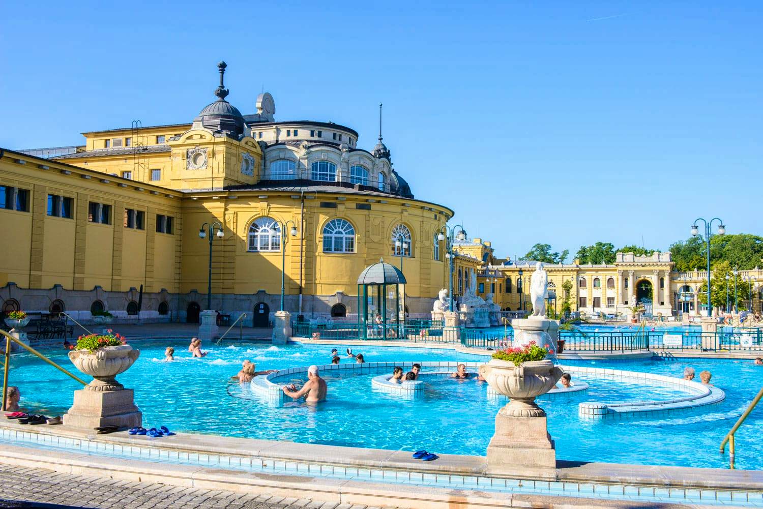 Private Entrance to Széchenyi Spa in Budapest with Optional Massage