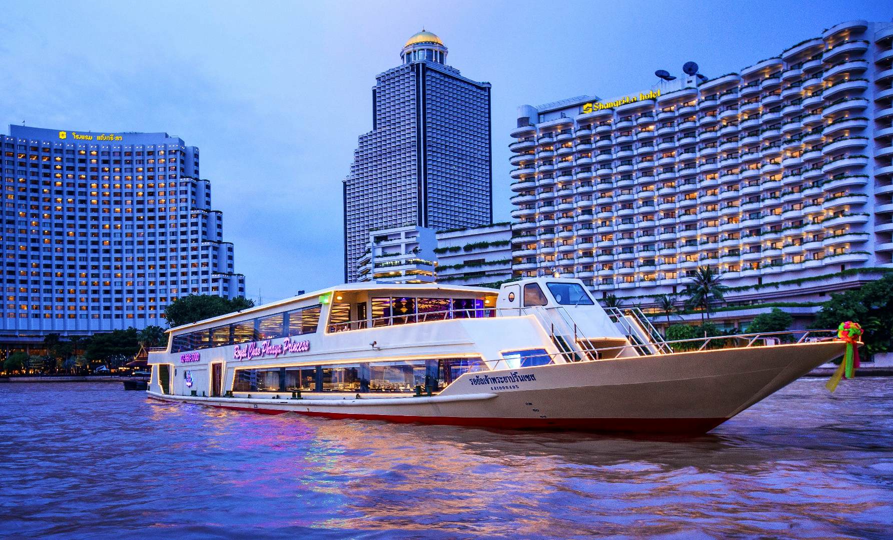 Full day tour of Safari World & Chao Phraya Dinner Cruise