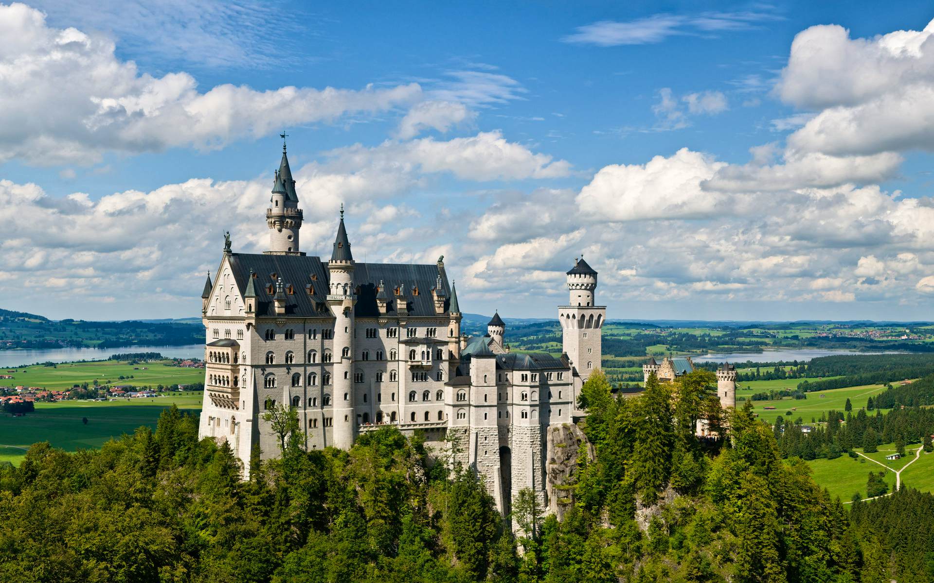 Royal Castles of Neuschwanstein and Linderhof Day Tour from Munich