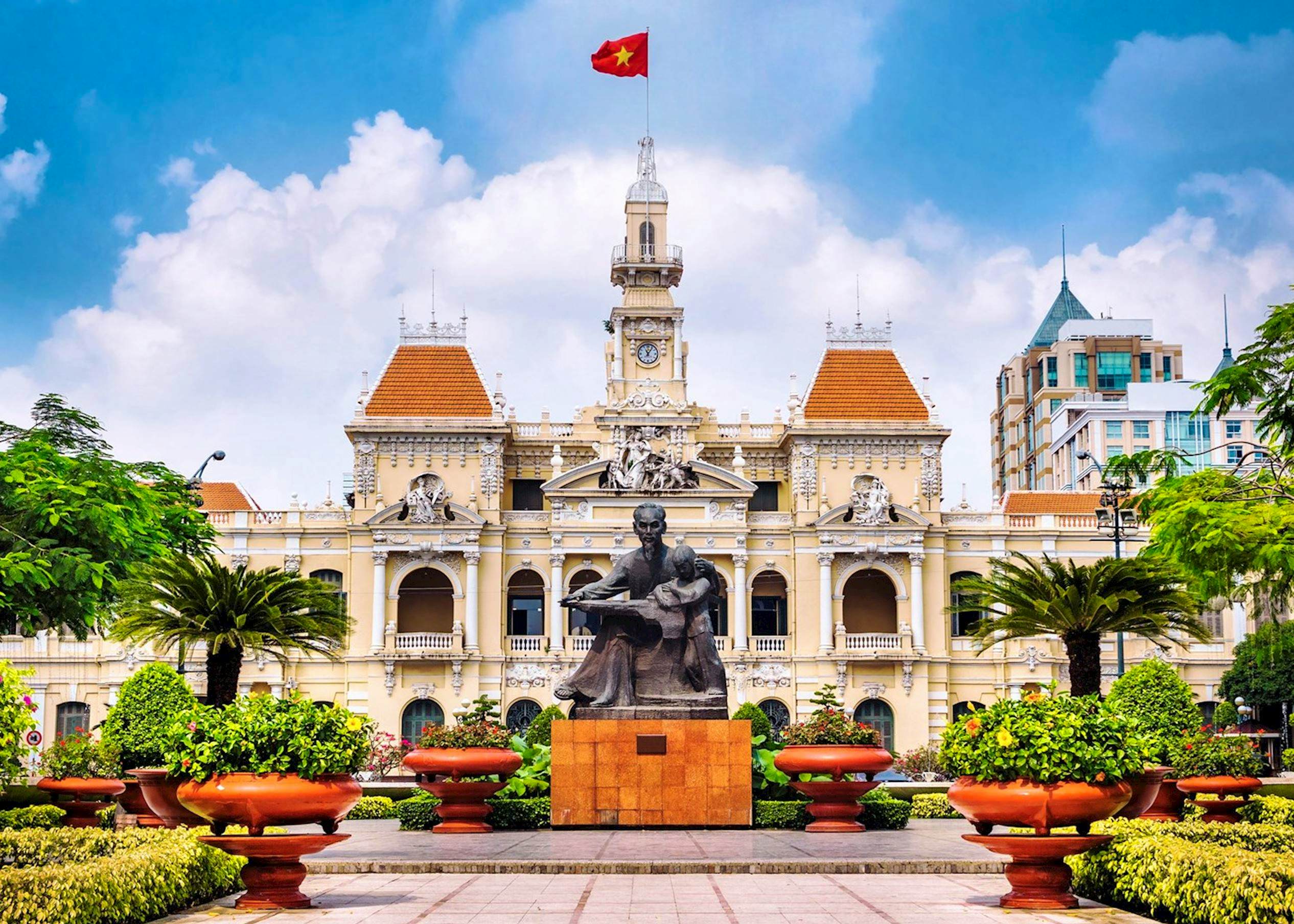 Hanoi Half Day City Tour and Water Puppet Show With Private Transfers