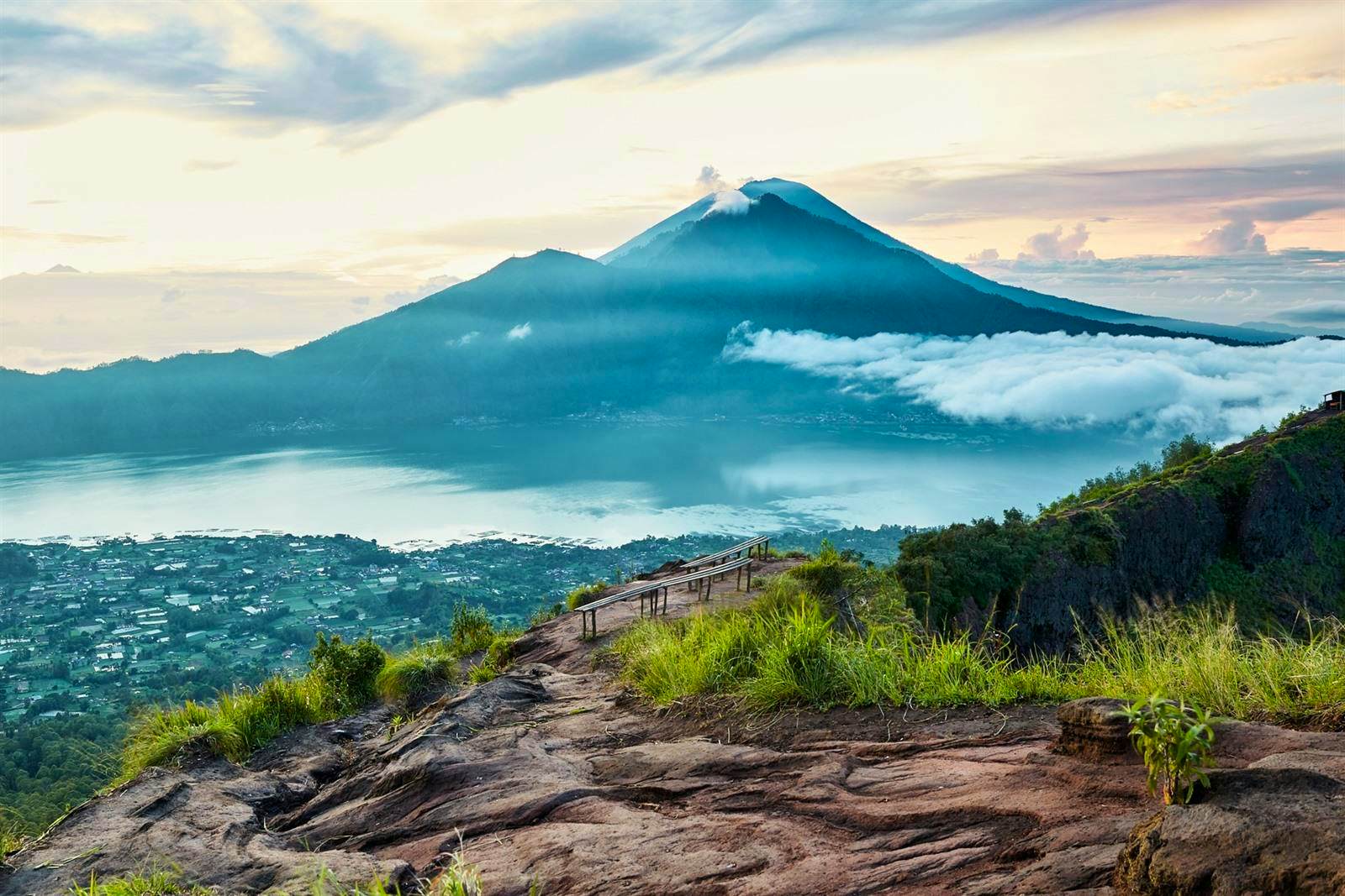 Guided Sunrise Hike to Mount Batur & Kintamani Volcano