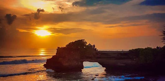 Spellbinding-Bali-Tour-Package-with-Sunset-at-Tanah-Lot