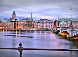 Enchanting Sweden Northern Lights Adventure: 8-Night Tour Package