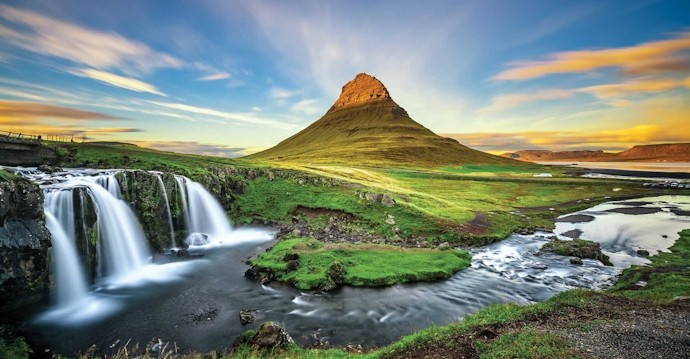 Enchanting 8-Night Iceland Getaway for Couples