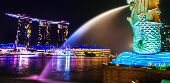 Lovely 10 Days Honeymoon Package to Singapore