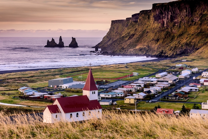 Splendid 7 Days Iceland Tour Package for Couple