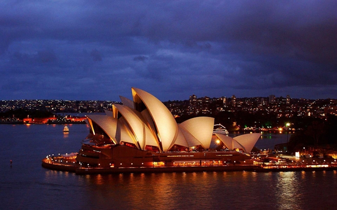 Heavenly 9 Nights Australia Trip with Wine Tours and River Cruise