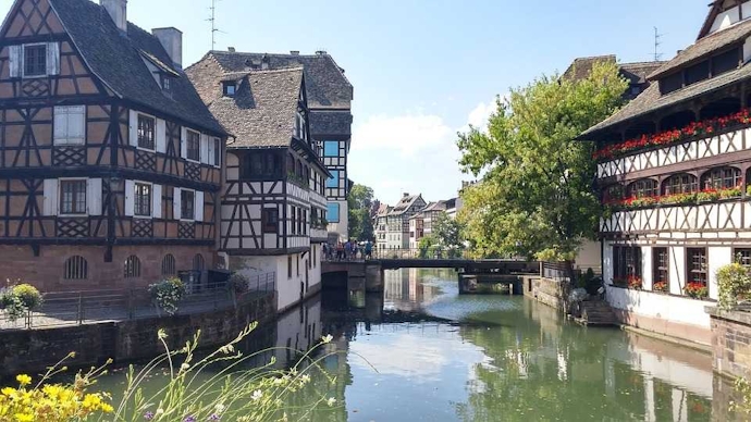A France itinerary for 10 days of fun family holidays