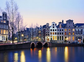 Shop around and party to the fullest for 4 nights at Amsterdam