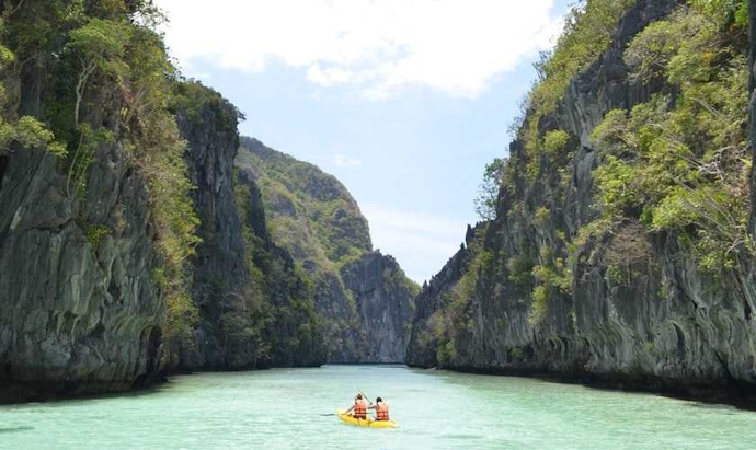 Relaxing Philippines Tour Package for Couple