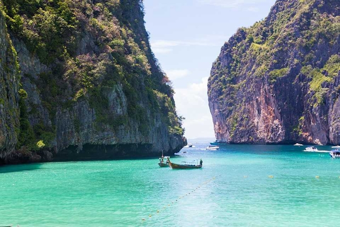 A spectacular 7 day itinerary for a Happy New Year in Phi Phi Island, Phuket and Koh Samui