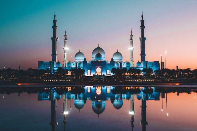 Stunning 3 Nights Trip to Abu Dhabi and 2 Night in Dubai City