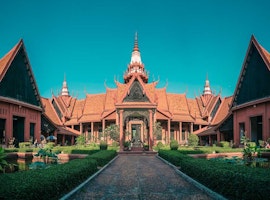 Explore the beauty of Phnom Penh and Siem Reap for 6 nights at moderate rates