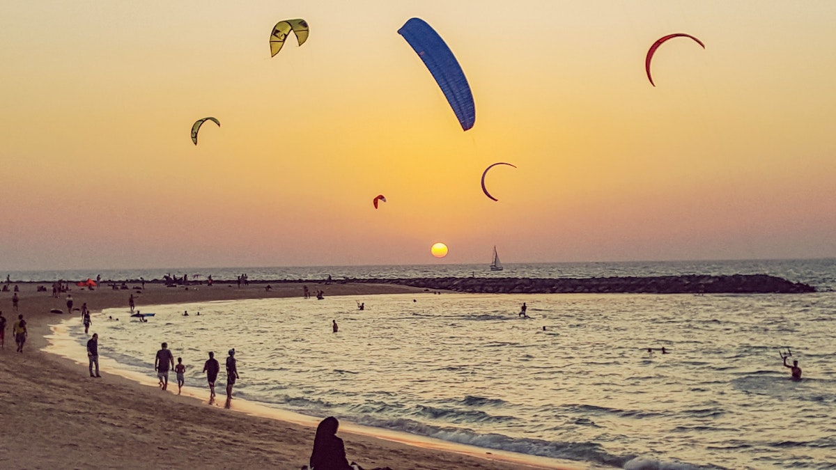 Kite Beach In Dubai Tour Packages
